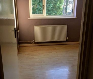 2 Bed Maisonette, Waddon Park Avenue, CR0 - Photo 3