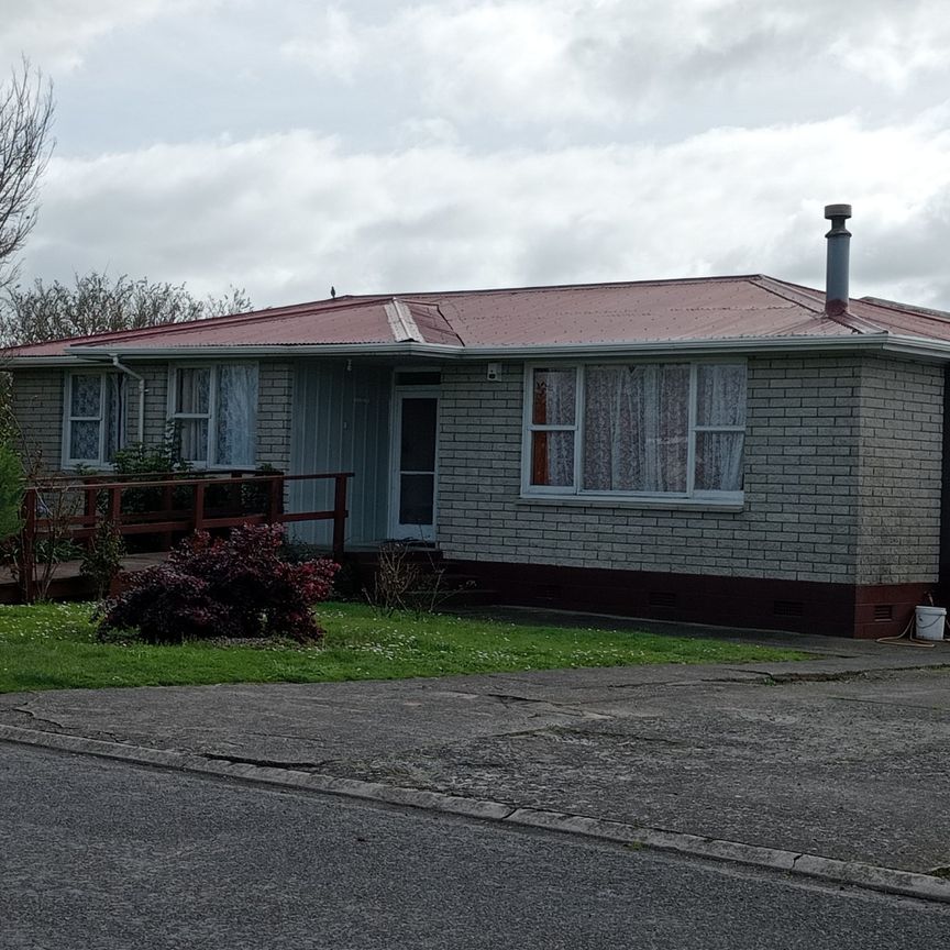 Charming 3-Bedroom Family Home for Rent in Paeroa - Paeroa - Photo 1