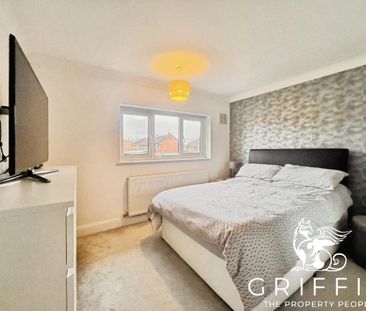 Chafford Way, Stifford Clays, Grays, RM16 - Photo 5