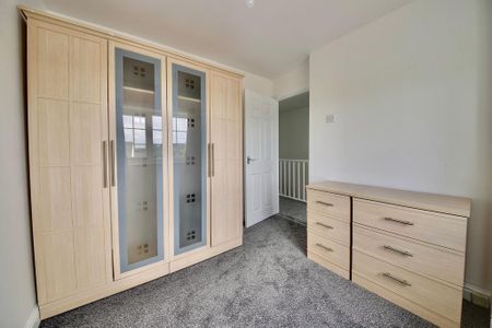 3 bedroom terraced house to rent - Photo 5