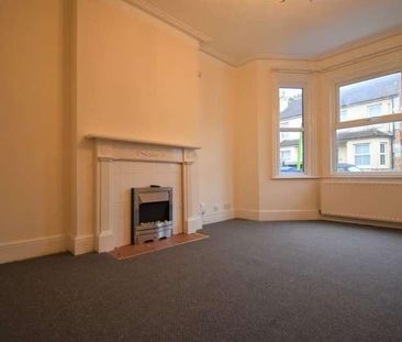 St Georges Road, Aldershot, Hampshire, GU12 - Photo 4