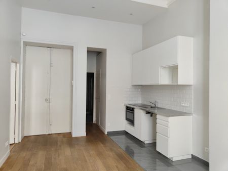 APPARTEMENT T2 A LOUER - PARIS 17EME ARRONDISSEMENT Plaine Monceau 3 - 43.04 m - 1 530 € - Photo 2