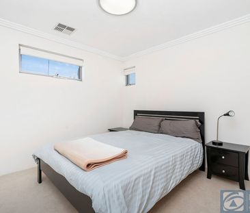 Stunning Executive Townhouse In The Heart of Mount Lawley - Photo 4
