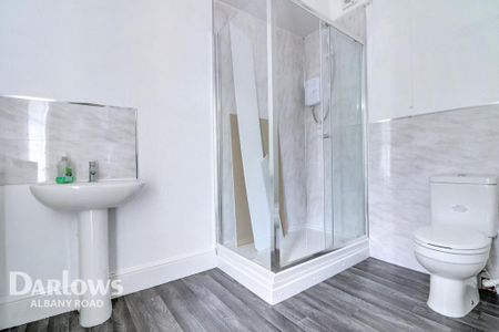 4 bedroom end of terrace house to rent - Photo 5