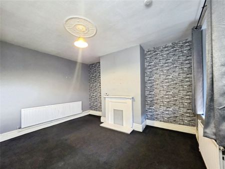 Lees Hall Road, Dewsbury, West Yorkshire, WF12 - Photo 3