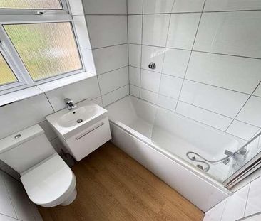 Brook Close, Wokingham, RG41 - Photo 2