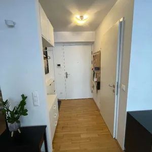 Zwischenmiete: Cozy 54m² Apartment near Donau & U1 Vorgartenstrasse (3 min) with Loggia, Gym und Sauna - Available Nov 15 to Jan 19 - Photo 2