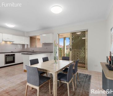 Spacious, Private & Light-Filled Apartment in Prime Lakemba Location - Photo 2