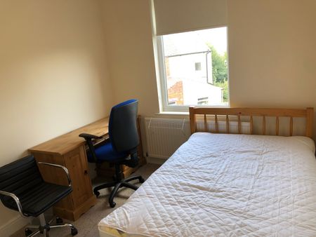 Room in a Shared House, Cobden View Road, S10 - Photo 2