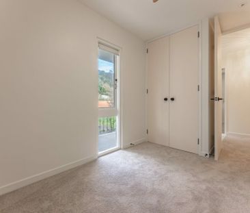 THE JOY OF APARTMENT LIVING! - Photo 2