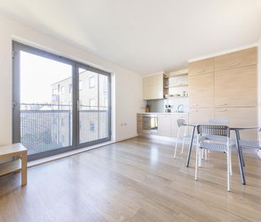 Studio to rent - Photo 3