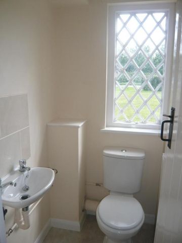 3 bedroom detached house to rent - Photo 5