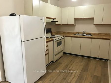 For Lease - 552 Dundas Street Unit# 204, Whitby, Ontario - Photo 4