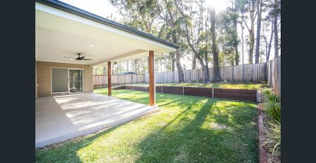 Contemporary Family Living - Photo 3