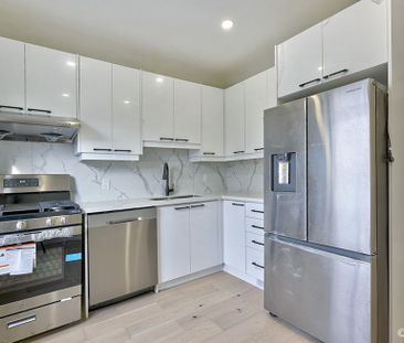 For Lease - 812 Logan Avenue Unit# Upper, Toronto, Ontario - Photo 5