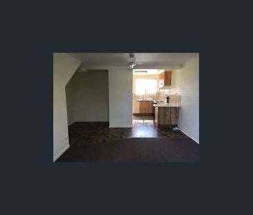 Sensational North Tamworth Unit - Photo 5