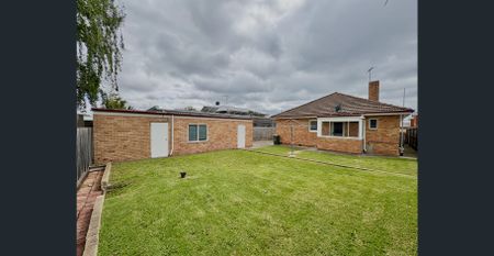 Charming 3-Bedroom Home in the Heart of Geelong West - Photo 3