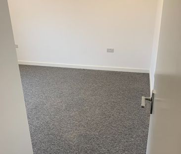 2 Bed Maisonette, Park Crescent Place, BN2 - Photo 2