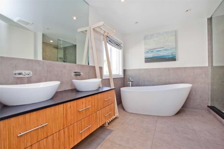 For Lease - 56 Redstone Road, Richmond Hill, Ontario - Photo 4