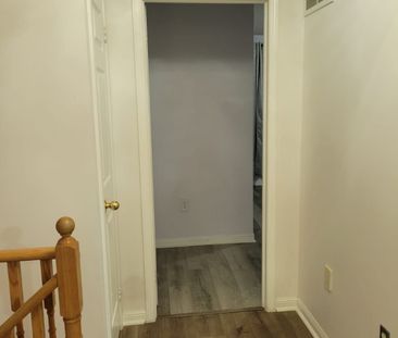 For Lease - 1548 Sarasota Crescent, Oshawa, Ontario - Photo 3