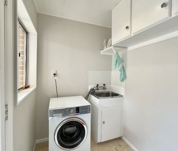 Charming 2-Bedroom Home In Clouston Park! - Photo 4