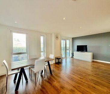 3 bedroom flat to rent - Photo 2