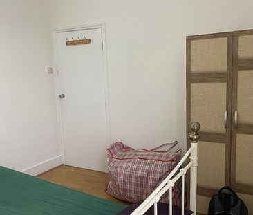 Room in a Shared House, London, E17 - Photo 4