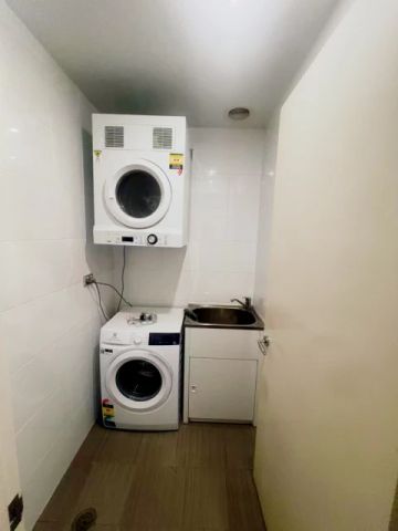 811 S Dowling St, Sydney - Photo 2