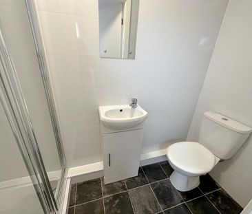 1 bedroom in a house share to rent - Photo 5