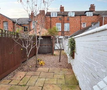 Limes Avenue, Melton Mowbray, Leicestershire, LE13 - Photo 3