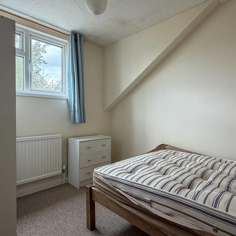 1 bedroom in a house share to rent - Photo 1