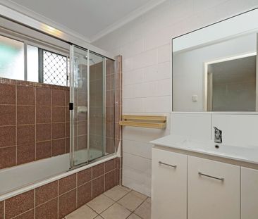 2/82 Eleventh Avenue, 4810, Railway Estate Qld - Photo 5