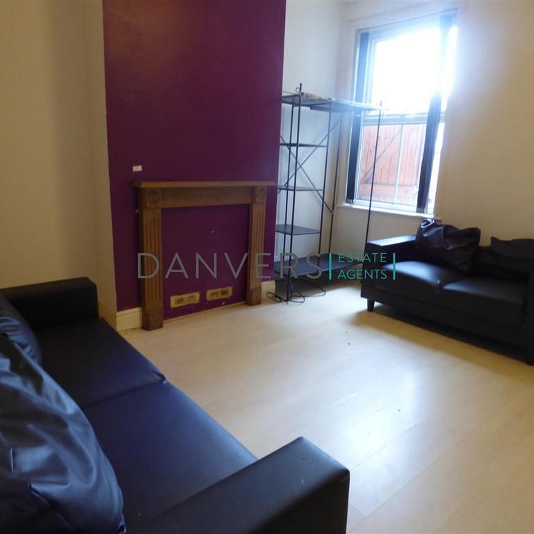 3 bedroom terraced house to rent - Photo 1