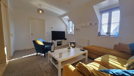 1 bedroom coach house to rent - Photo 2