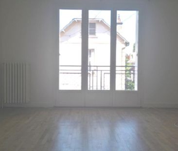 Location Appartement 3 pièce(s) de 84.19 m2 - Photo 4