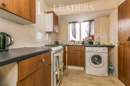 1 bedroom flat to rent - Photo 3