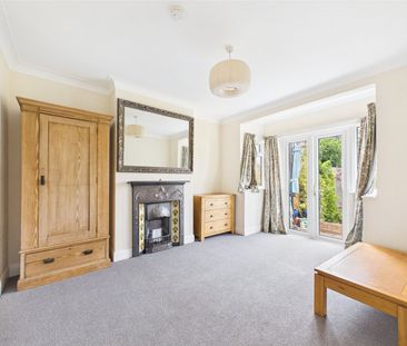 Fielding Avenue, Twickenham, TW2 - Photo 1