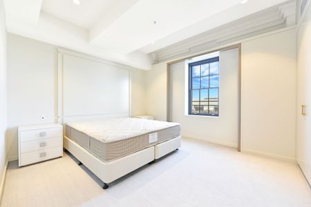 Harbour View Luxury: Exquisite Residence at Revy with North-Facing Aspect - Photo 4