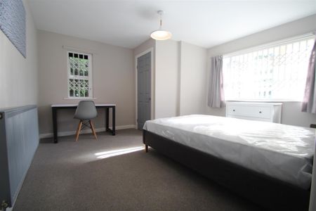 3 bedroom apartment to rent - Photo 2