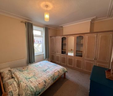 First Floor Flat, Oystermouth Road, Swansea SA1 3UJ - Photo 6