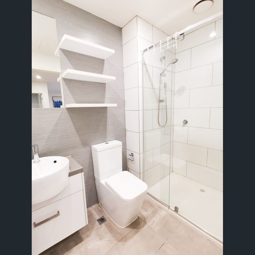 Precious 2 Bed 1 Bath 2 Carpark Apartment in Box Hill - Photo 1