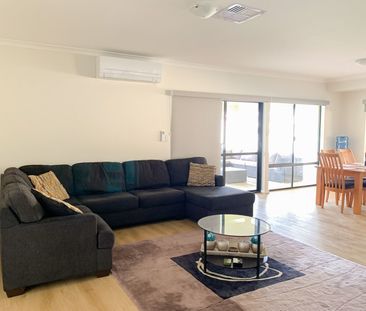 Fully furnished executive living! - Photo 2