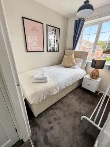 3 bedroom semi-detached house to rent - Photo 4