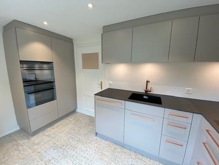Luxeriöse sanierte 5,5 Zimmer Altbau Wohnung mit Balkon im Zentrum von Herisau - Foto 3