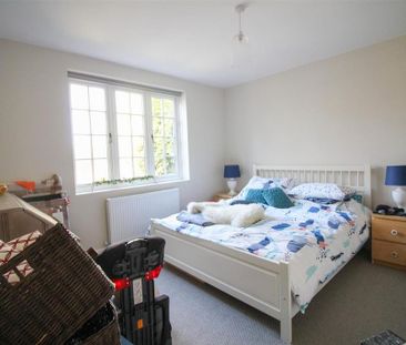 3 bedroom chalet to rent - Photo 2