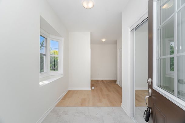 For Lease - 16 Ravenscraig Place, Innisfil, Ontario - Photo 1