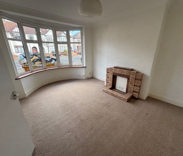 Burnway, Hornchurch, RM11 - Photo 6