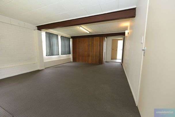 302 Broadwater Road, Mansfield QLD 4122 - House For Rent | Domain - Photo 1