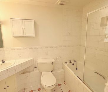 Beautifully Presented Two Bedroom Flat to Let near Botanical Garden... - Photo 6