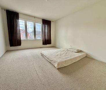 For Lease - 805 Taradale Drive, Barrhaven, Ontario - Photo 4